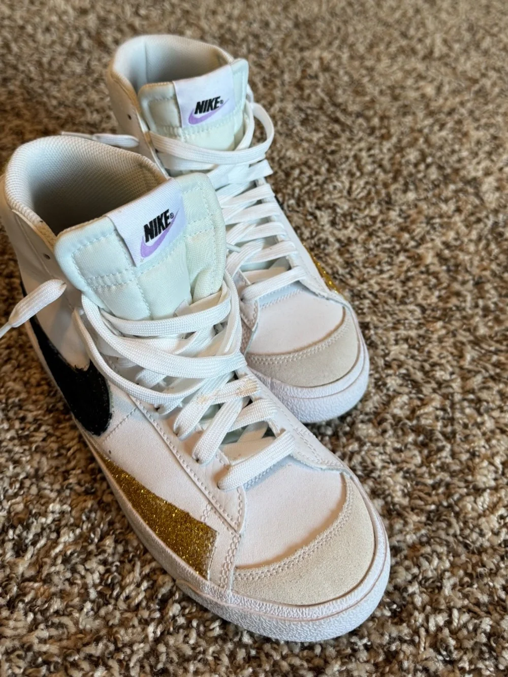 Kid's sneakers by Nike 6.5y(women's 8 us /38 euro).